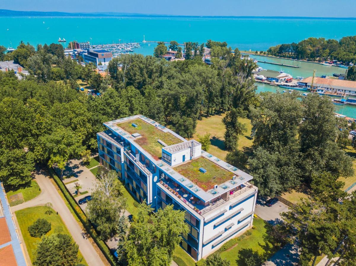 Mf Villa Azur Wellness Apartment Siófok Extérieur photo